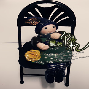 第張手創珍珠可愛路路精靈~坐在摺疊椅上整組~NO.4~2012.2.29Zina 000104作品縮圖