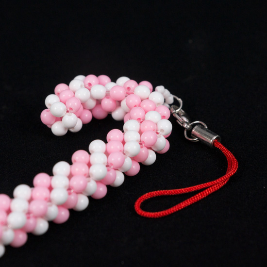 第張粉紅/綠色柺杖串珠作品縮圖
