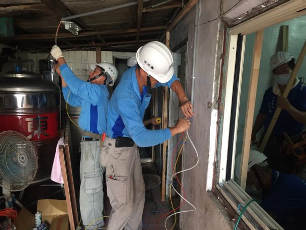 身障獨老笑住新屋 南市志工陋屋翻新封面圖片